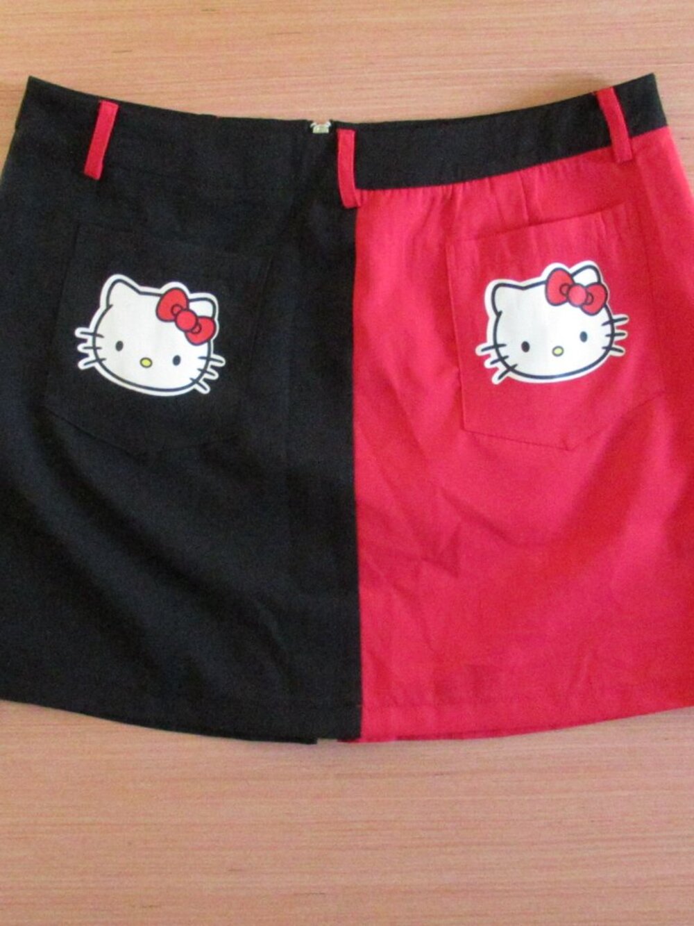 SHEIN × Hello Kitty Colorblock Skirt 1XL NWT – Red & Black Pockets